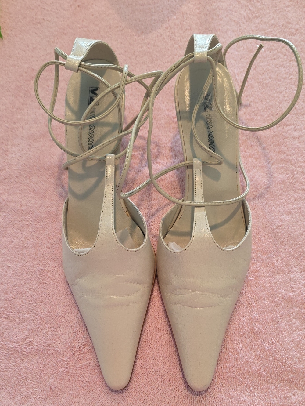 Viva Zapato Women's Leather Cream Pointed Toe Lace-Up Heels.